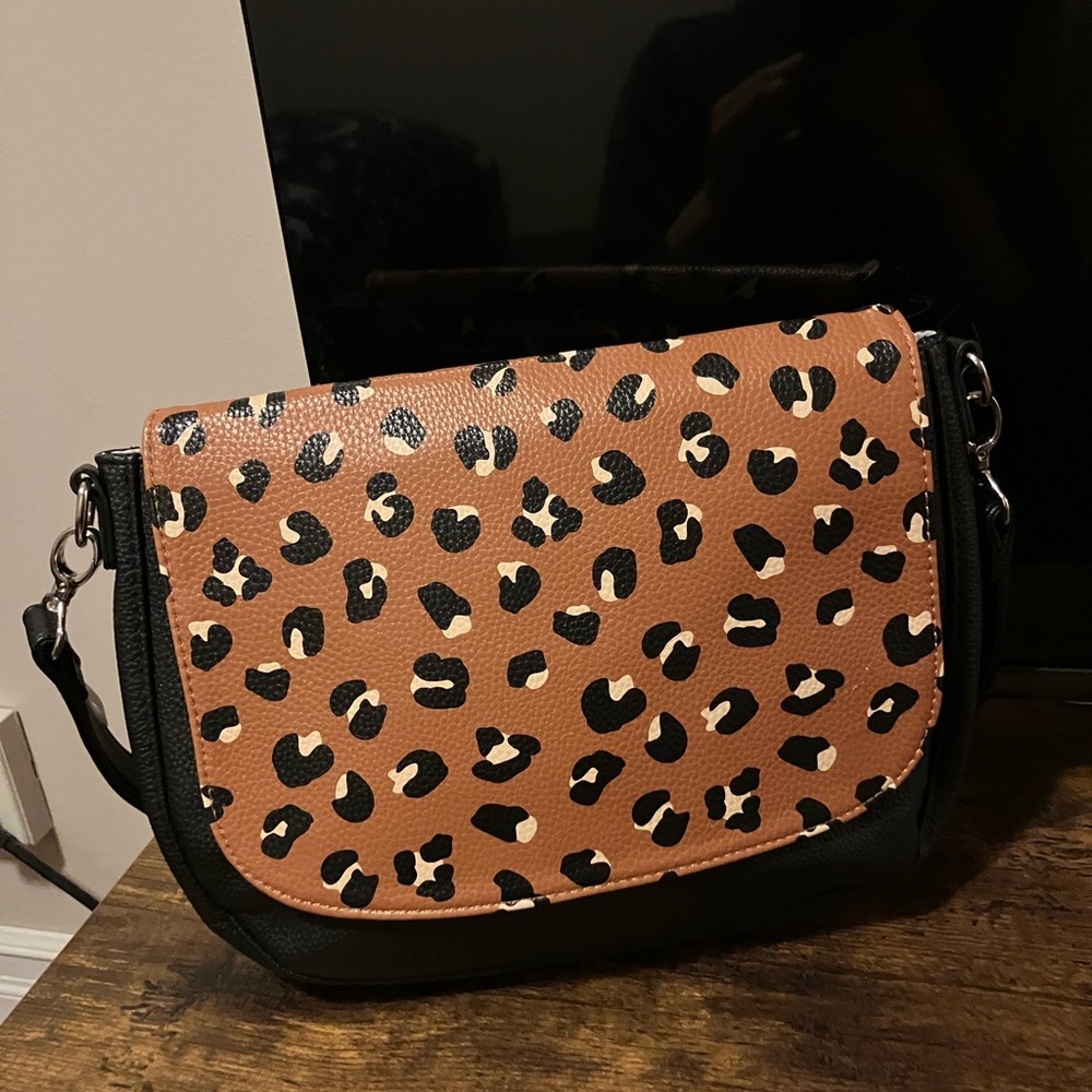 Thirty One Leopard Print Shoulder Bag